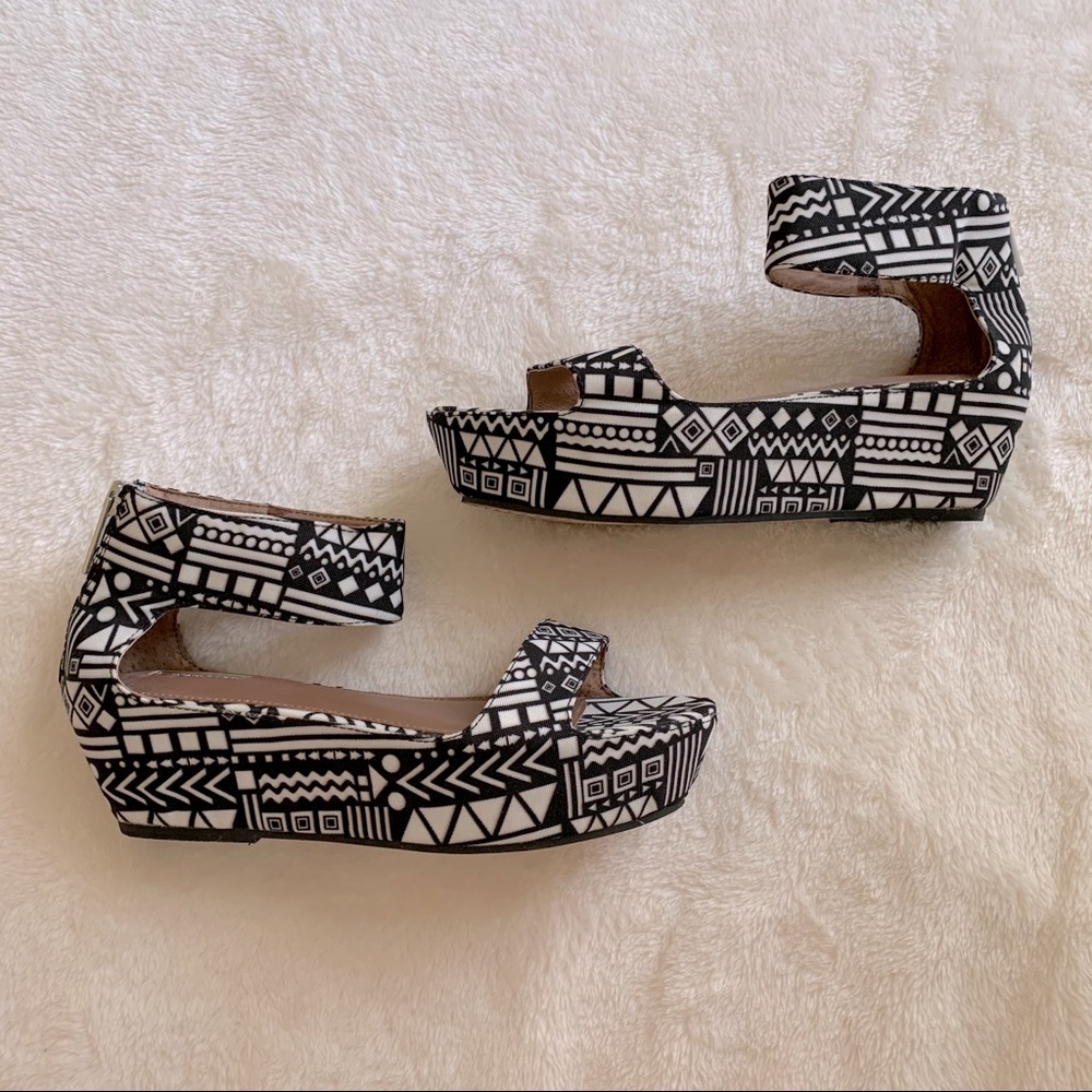 Matiko Platform Sandals